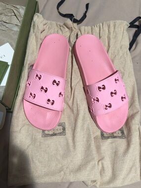 Gucci Pink Interlocking G Slide Sandals